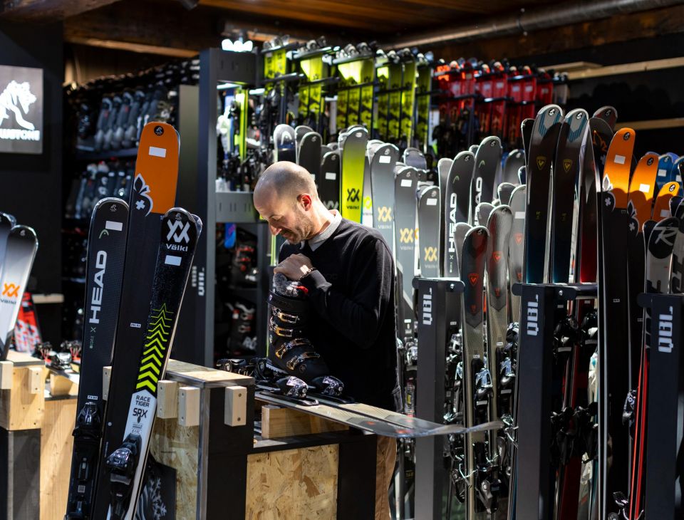 des rangées de ski-ski shop